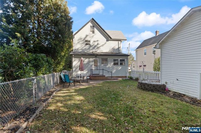 29 Leary Avenue, Bloomingdale, NJ 07403