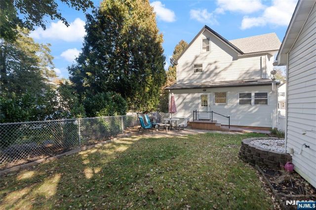 29 Leary Avenue, Bloomingdale, NJ 07403