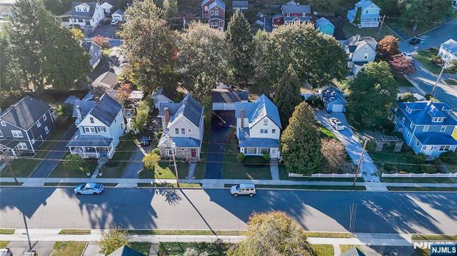 29 Leary Avenue, Bloomingdale, NJ 07403