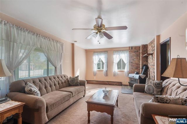 29 Leary Avenue, Bloomingdale, NJ 07403