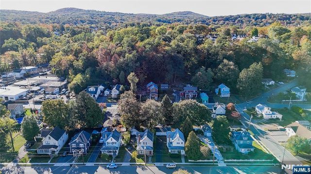 29 Leary Avenue, Bloomingdale, NJ 07403