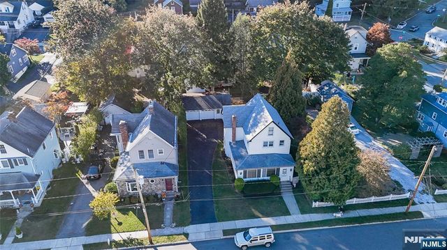 29 Leary Avenue, Bloomingdale, NJ 07403