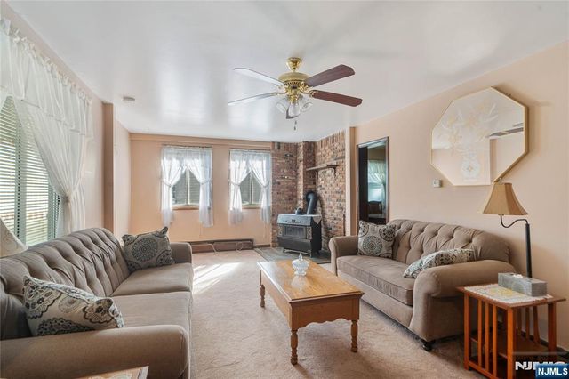 29 Leary Avenue, Bloomingdale, NJ 07403