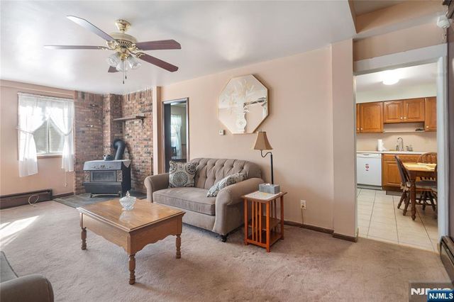 29 Leary Avenue, Bloomingdale, NJ 07403