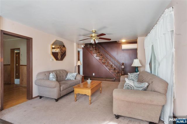 29 Leary Avenue, Bloomingdale, NJ 07403