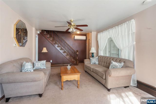 29 Leary Avenue, Bloomingdale, NJ 07403