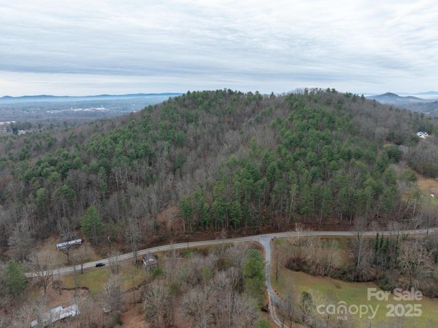 1864 Starcross Road, Lenoir, NC 28645