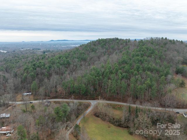 1864 Starcross Road, Lenoir, NC 28645