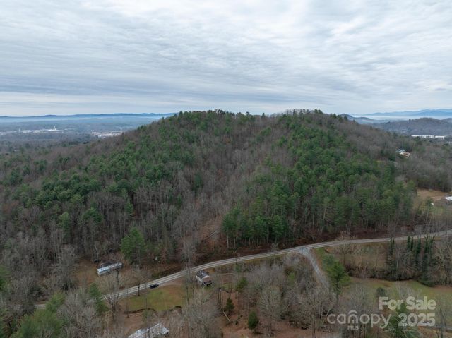 1864 Starcross Road, Lenoir, NC 28645