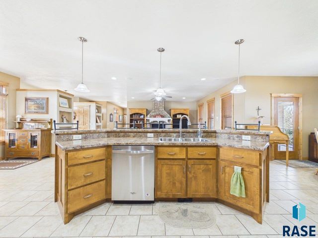 48190 268th St Street, Brandon, SD 57005