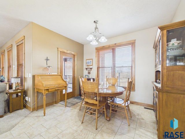 48190 268th St Street, Brandon, SD 57005