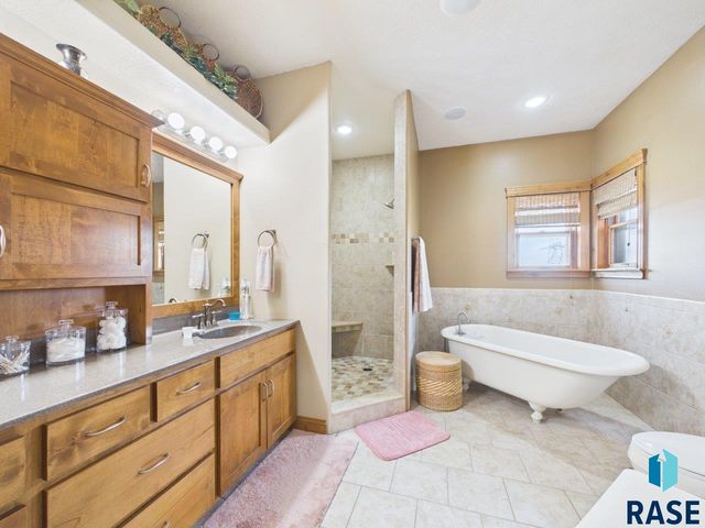 48190 268th St Street, Brandon, SD 57005