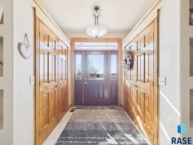 48190 268th St Street, Brandon, SD 57005