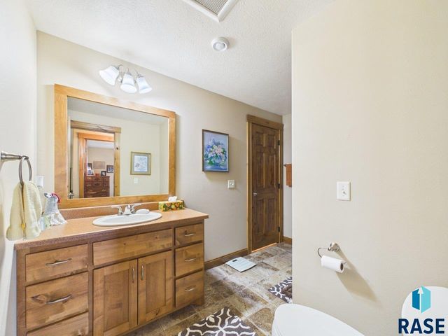 48190 268th St Street, Brandon, SD 57005