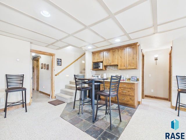 48190 268th St Street, Brandon, SD 57005