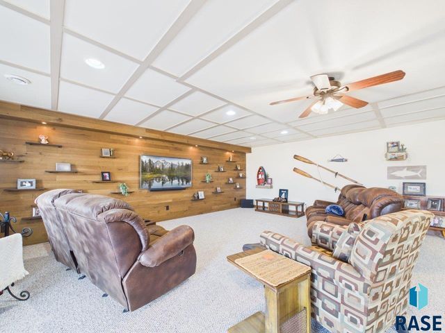 48190 268th St Street, Brandon, SD 57005