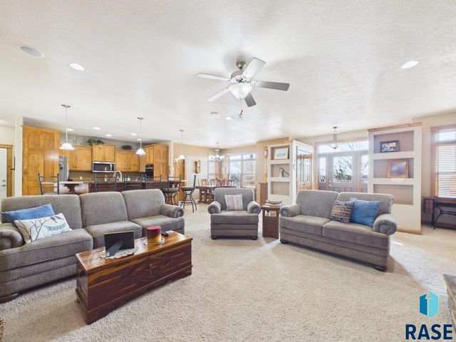 48190 268th St Street, Brandon, SD 57005