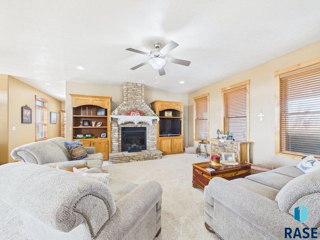 48190 268th St Street, Brandon, SD 57005