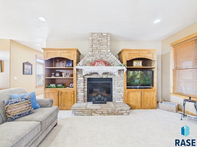 48190 268th St Street, Brandon, SD 57005