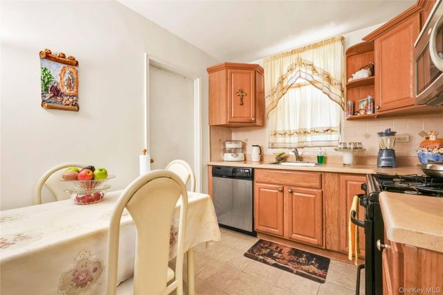 1200 E 53rd Street 3U, Brooklyn, NY 11234