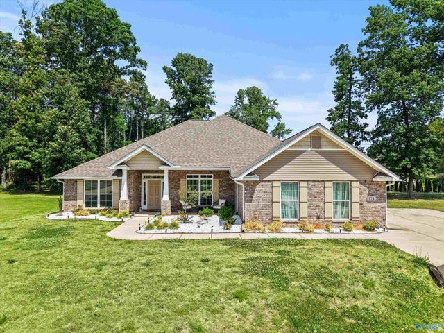 174 Summit Lakes Drive, Athens, AL 35613