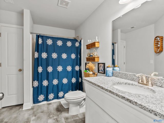 174 Summit Lakes Drive, Athens, AL 35613