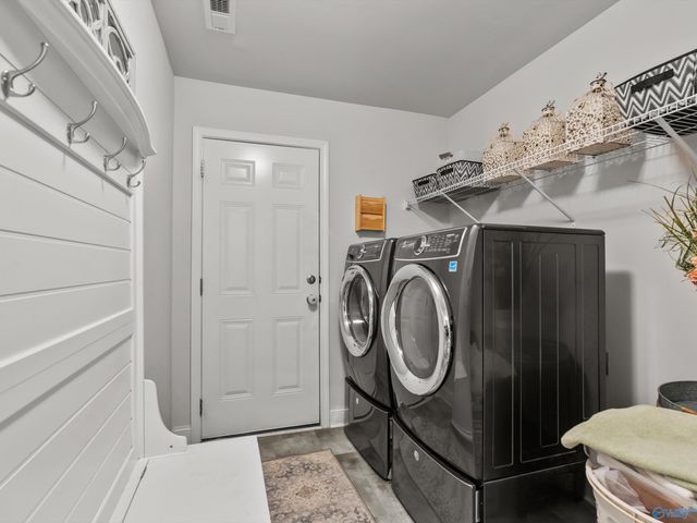 174 Summit Lakes Drive, Athens, AL 35613