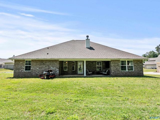 174 Summit Lakes Drive, Athens, AL 35613