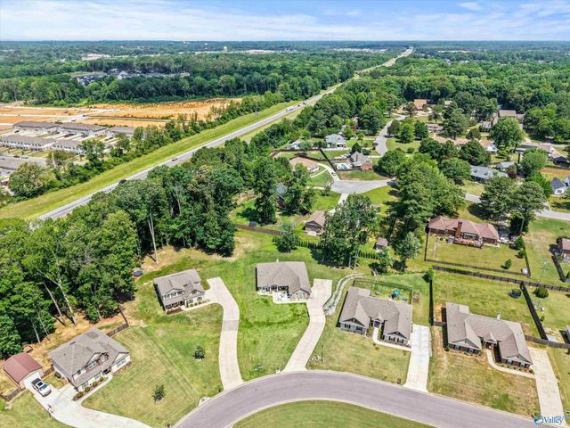174 Summit Lakes Drive, Athens, AL 35613