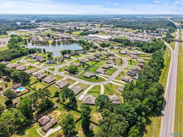 174 Summit Lakes Drive, Athens, AL 35613