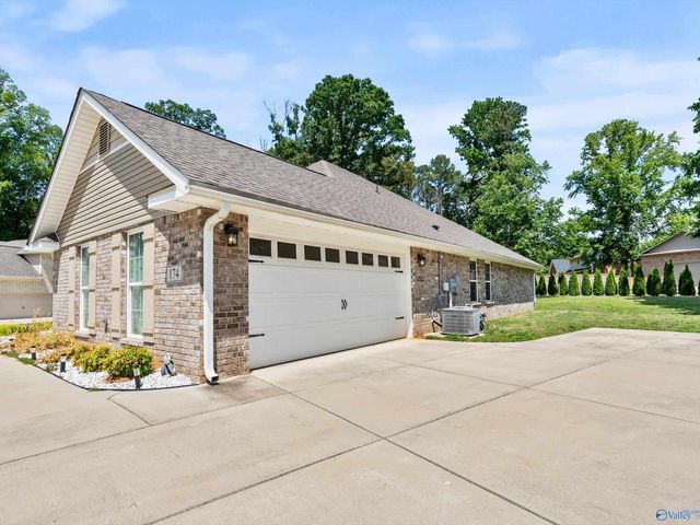174 Summit Lakes Drive, Athens, AL 35613