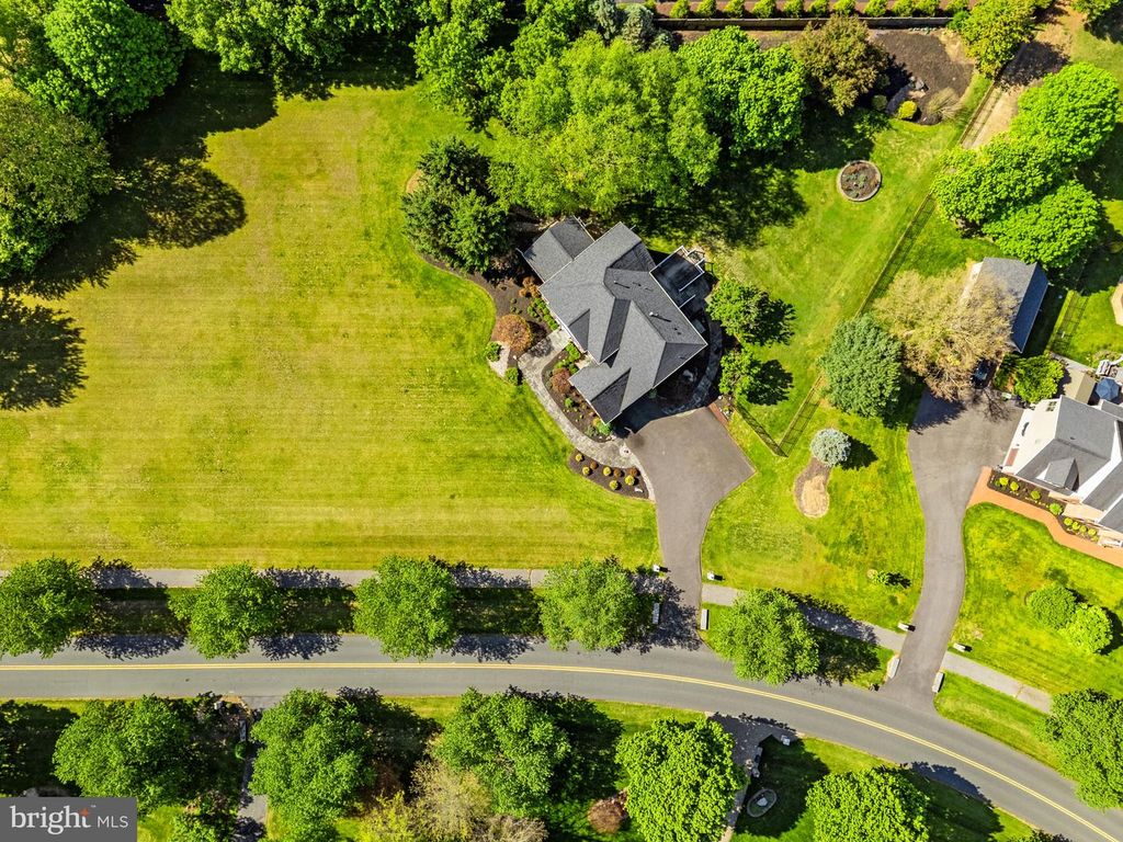 Image 104 of property listing at 2112 BORDLY DR, Brookeville, MD 20833
