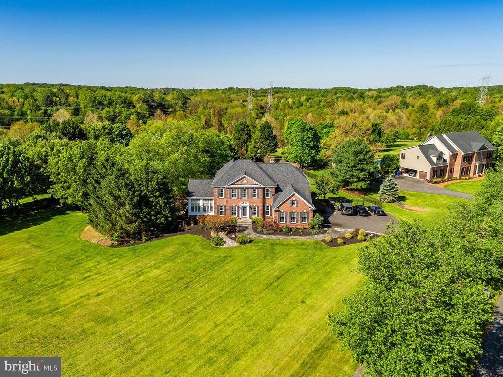 Image 2 of property listing at 2112 BORDLY DR, Brookeville, MD 20833