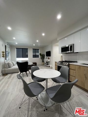 124 S Croft Avenue 402, Los Angeles, CA 90048