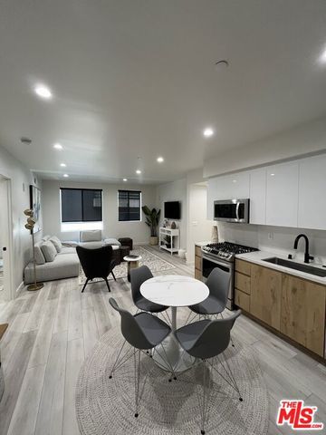 124 S Croft Avenue 402, Los Angeles, CA 90048