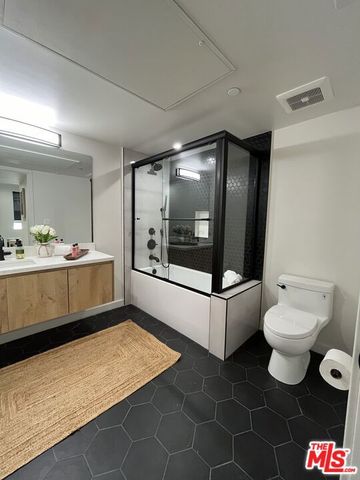 124 S Croft Avenue 402, Los Angeles, CA 90048