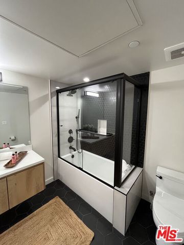 124 S Croft Avenue 402, Los Angeles, CA 90048