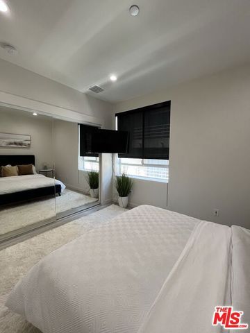 124 S Croft Avenue 402, Los Angeles, CA 90048