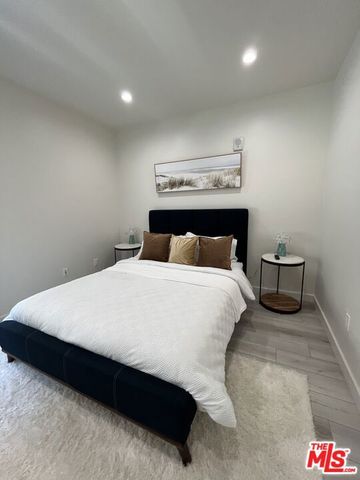 124 S Croft Avenue 402, Los Angeles, CA 90048