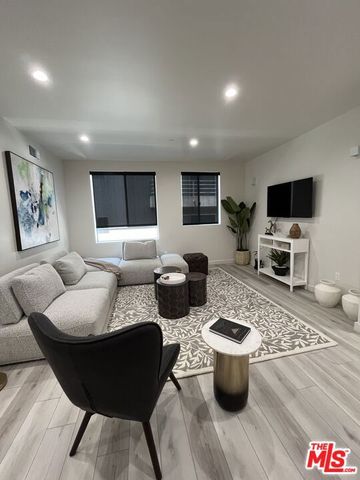 124 S Croft Avenue 402, Los Angeles, CA 90048