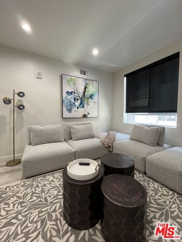 124 S Croft Avenue 402, Los Angeles, CA 90048