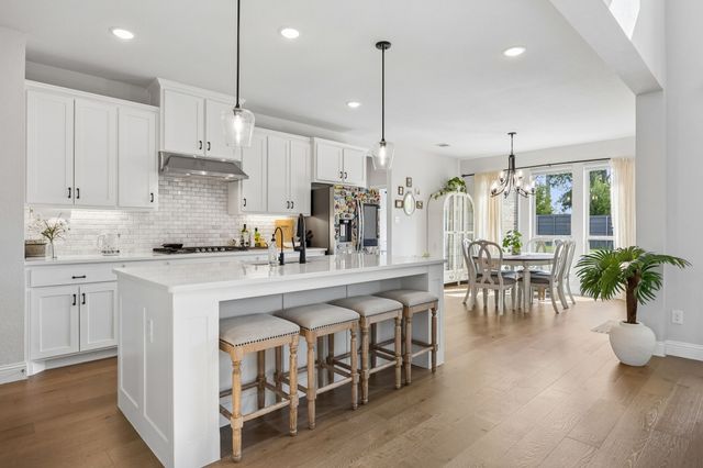 424 Sunnyridge Lane, Little Elm, TX 76227