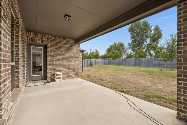 424 Sunnyridge Lane, Little Elm, TX 76227
