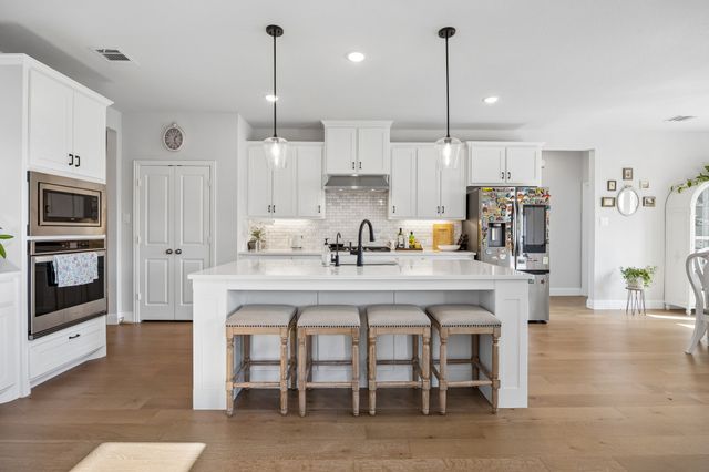 424 Sunnyridge Lane, Little Elm, TX 76227
