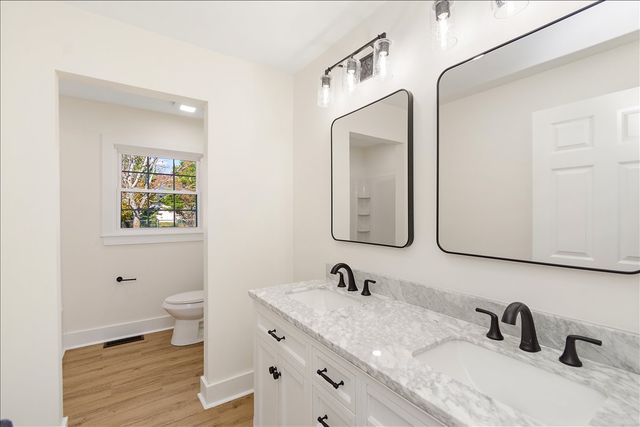 502 8th St, Lawrenceburg, TN 38464