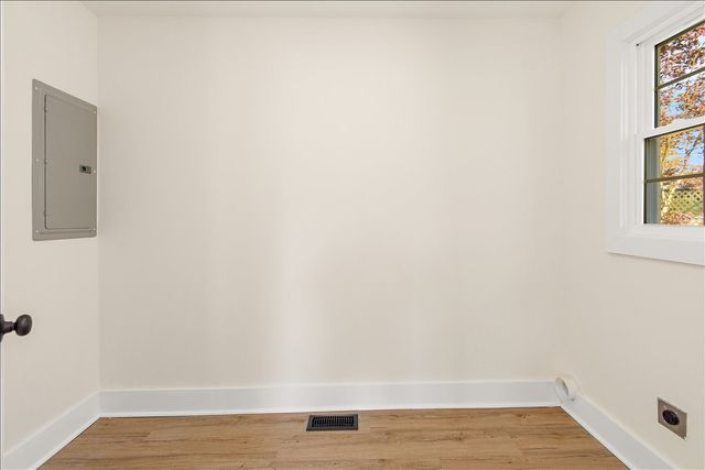 502 8th St, Lawrenceburg, TN 38464