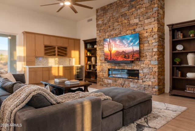 1816 E FORTUNE Drive, Phoenix, AZ 85086