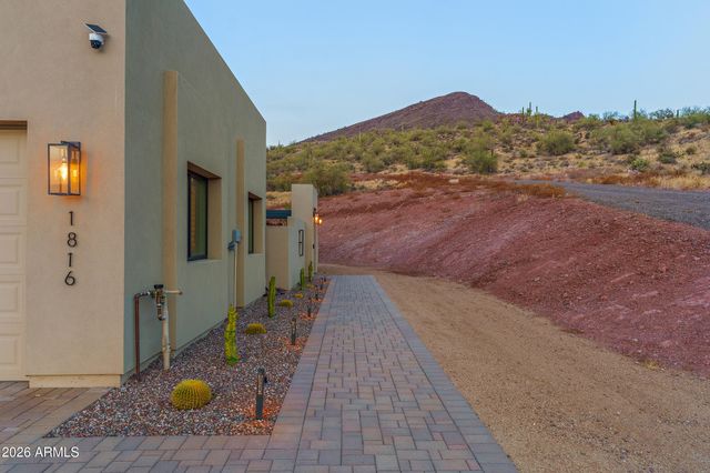 1816 E FORTUNE Drive, Phoenix, AZ 85086