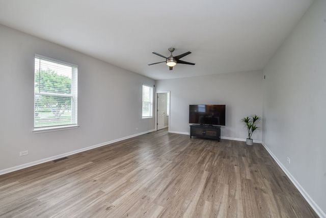 298 Fairhaven Drive, St. Charles, IL 60175