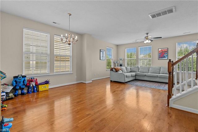 229 Tigerlilly DR, Portsmouth, VA 23701